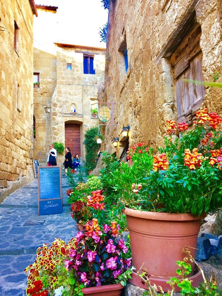 Civita di Bagnoregio, Italy photo 4